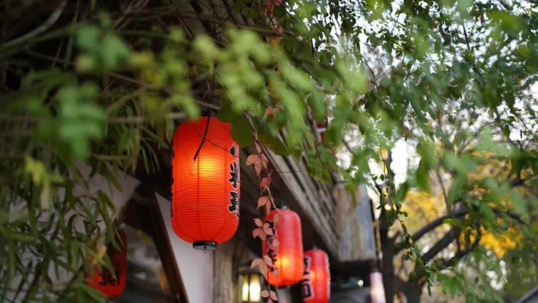 The East Hotel-Very Close To The Drum Tower,The Lama Temple,Houhai Bar Street,And The Forbidden City,There Are Many Old Beijing Traditional Hutongs Around The Hotel ,Experience The Culture Of Old Beijing Hutongs,Near Exit A Of Shichahai On Metro Line 외부 사진