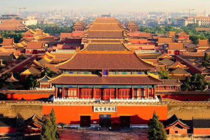 The East Hotel-Very Close To The Drum Tower,The Lama Temple,Houhai Bar Street,And The Forbidden City,There Are Many Old Beijing Traditional Hutongs Around The Hotel ,Experience The Culture Of Old Beijing Hutongs,Near Exit A Of Shichahai On Metro Line 외부 사진