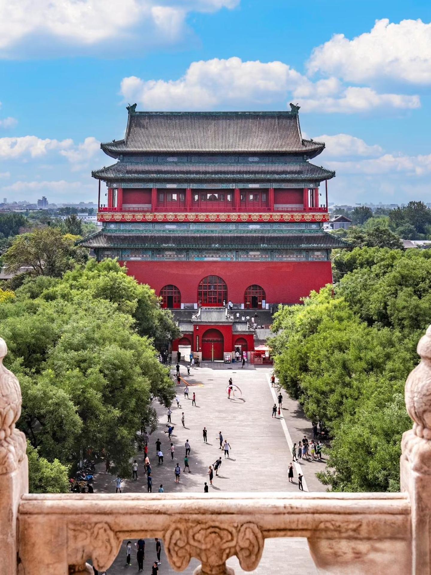 The East Hotel-Very Close To The Drum Tower,The Lama Temple,Houhai Bar Street,And The Forbidden City,There Are Many Old Beijing Traditional Hutongs Around The Hotel ,Experience The Culture Of Old Beijing Hutongs,Near Exit A Of Shichahai On Metro Line 외부 사진